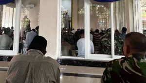 Personil Babinsa Koramil Masamba Bersama Warga Shalat Jumat Dan Tadarus
