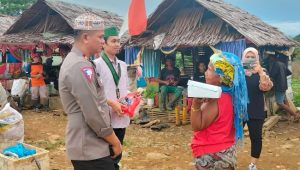 Berbagi Takjil, KRI Samsat Palopo Kunjungi TPA Mancani