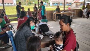 Bekerjasama Dokter Nusantara, Danramil Masamba Lakukan Bakti Sosial Penyuluhan Kesehatan
