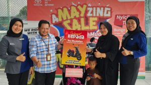 Serahkan Grand Prize Kepada Pelanggan Kalla Toyota Palopo, Gunawan Syuphian Ucapkan Selamat