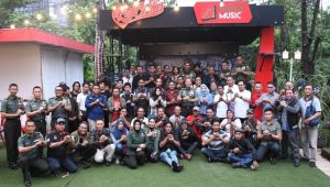 Hilangkan Sekat, Pangdam XIV Hasanuddin Bersama Awak Media Nongkrong Sore