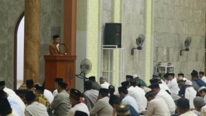 Peringatan Malam Nuzulul Qur’an, Asisten II Pemkab Luwu Mengajak Jamaah Doakan Almarhum SBJ
