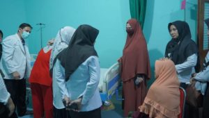 Jenguk Anak Kondisi Gizi Buruk, Hayarna Hakim Perintahkan Rujuk ke Rumah Sakit
