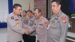 Diserahkan Kabid Humas Polda Sulsel, Polres Palopo Raih Tiga Penghargaan Rakernis Bidang Humas