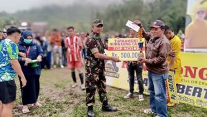 Danramil Limbong Hadiri Pertandingan Final Sepak Bola Turnamen Rongkong CUP 1
