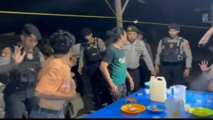 Perintis Presisi Samapta Polres Gowa Bubarkan Pemuda yang Sedang Pesta Miras