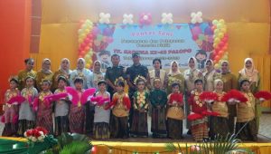 Didampingi Ketua Yayasan Kartika Jaya, Dandim 1403 Palopo Hadiri Pentas Seni Penamatan dan Pelepasan Peserta Didik TK. Kartika XX-42 Palopo