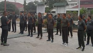 Usai Apel Pagi, Personel Koramil Masamba Lari Pagi dan Praktek Bela Diri