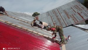 Peduli Sarana Ibadah, Babinsa Koramil Masamba Gotong Royong Bersama Warga