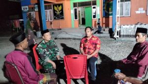 Jalankan Tugas Pembina Teritorial, Babinsa Koramil Masamba Laksanakan Komsos