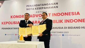 Tingkatkan SDM Bidang Hukum, KAI Bersama Polri Tanda Tangani MoU