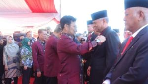 Raih Penghargaan Tertinggi, Bupati Luwu Terima Satya Lencana Wira Karya