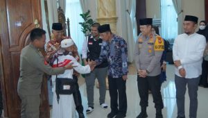 Bupati Luwu Sambut Kedatangan Jemaah Haji kloter 12