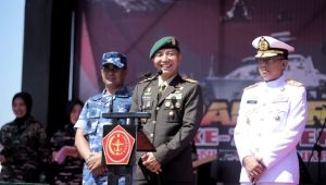 Meriahkan HUT TNI Ke-78, Pangdam XIV Hasanuddin Resmi Membuka Pameran Alutsista
