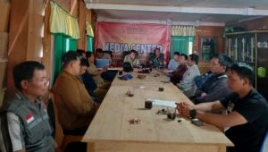 Hadiri Rakor Penertiban APS Kampanye, Babinsa Koramil Limbong Imbau Jaga Netralitas
