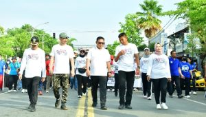 Peringati Hari Guru Nasional, Dandim 1403 Palopo Ramaikan Jalan Sehat