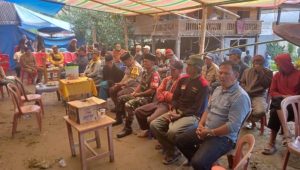 Melayat Dirumah Warga Binaan, Sertu Murni Ajak Warga Tidak Mudah Terpengaruh Informasi Hoax Jelang Pemilu