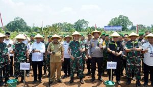 Pangdam XIV Hasanuddin Hadiri Deklarasi Gerakan Ketahanan Pangan Nasional