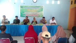 Hadiri Rapat Penetapan Penerima BLTD Desa, Babinsa Koramil Bone-Bone Harapkan Tepat Sasaran