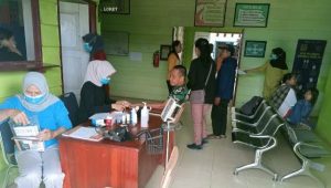 Jaga Kebugaran Jasmani, Danramil Limbong dan Petugas Pemilu Senam Bersama