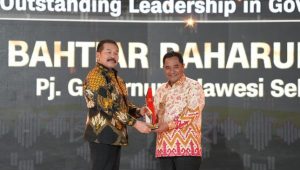 Pj Gubernur Sulsel Raih CNN Indonesia Awards Kategori Excellence Governance Leadership