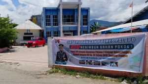 Cegah Penimbunan Sembako, Satgas Pangan Polres Palopo Pasang Spanduk di Pasar Tradisional