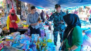 Antisipasi Barang Kadaluarsa di Perjualbelikan, Pabung Luwu Utara Sidak Pasar