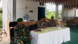 Amankan Arus Mudik Idul Fitri, Personel Koramil Bone-Bone Pengamanan di Pos Pelayanan
