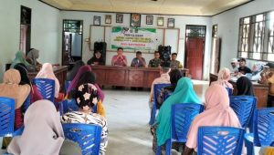 Tetap Sasaran, Babinsa Koramil Bone-Bone Dampingi Penyaluran BLT-DD T.A 2024
