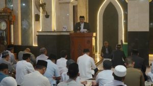 Pj Bupati Luwu Salat Idul Fitri Bersama Masyarakat di Masjid Raya Al-Islah Belopa
