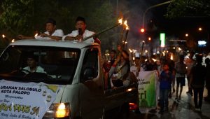 Pawai 1000 Obor Warnai Malam Takbiran di Palopo