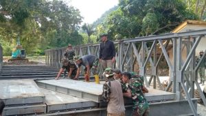 Buka Akses Terisolir di Kadundung, Letda CZI Herman Songko : Jembatan Rampung Lima Hari Kedepan