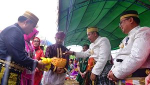 Perayaan HUT Palopo Ke-22, Pj Gubernur Sulsel Ikuti Ritual Adat Mappacekke Wanua
