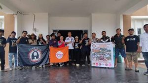 Berikan Suport, Camat Bahodopi Lepas Relawan Bawa Bantuan Logistik ke Sulawesi Selatan