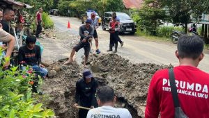 Kapolres Palopo Cek Langsung Pekerjaan Pipa Perumda TM yang Bocor