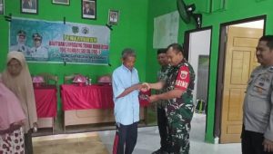 Berikan Rasa, Babinsa Koramil Bone-bone Pantau  Penyaluran BLTD-Des