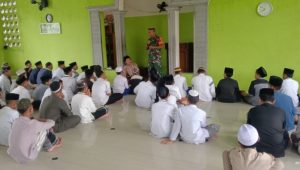 Bentuk Pendekatan Spiritual, Babinsa Koramil Bone-bone Anjangsana di Ponpes Al-Falah Lemahabang