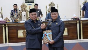 DPRD Wajo Paripurnakan Penyerahan RPJPD 2025-2045 dan Penyertaan Modal Bank Sulselbar