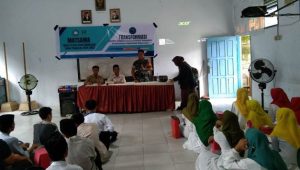 Serda Satriwan Babinsa Bone-Bone Terjun Ke sekolah Berikan Pembekalan Bela Negara