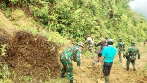Ws Danramil Limbong Pimpin Karya Bakti Pembuatan Saluran Air di Dusun Paniwangan