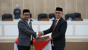Bata Manurun Ditunjuk Sebagai Ketua Pansus Penyusunan Tata Tertib