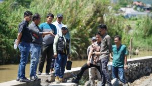 Anggota DPRD Palopo Tinjau Kerusakan Talud di Proyek Normalisasi Sungai