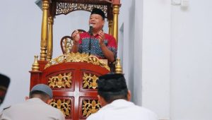 Tarawih di Masjid An-Nur, Staf Ahli Setda Palopo Sampaikan Harapan Pj Wali Kota