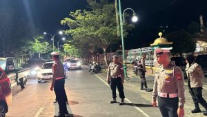 Pengaman Salat Tarawih 26 Personel Polres Palopo Disiagakan di Masjid Agung