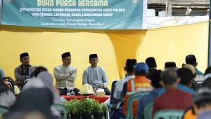 DLH Palopo dan UMB Jalin Silaturahmi Lewat Buka Puasa Bersama Tenaga Kebersihan