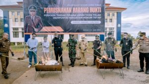 Kejari Luwu Timur Musnahkan Barang Bukti dari 48 Kasus Pidum, Termasuk 462 Gram Sabu