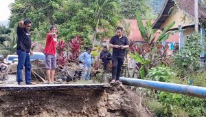 Jembatan Amblas di Batu Walenrang, Bata Manurun Minta Pemkot Segera Bertindak