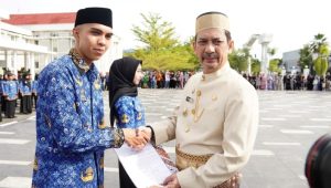 Pj Wali Kota Palopo Serahkan SK kepada 196 CPNS Formasi 2024, Ingatkan Integritas dan Tanggung Jawab