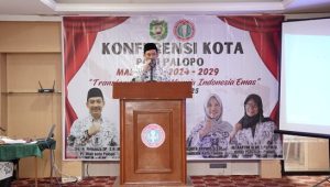 Pj Wali Kota Palopo Hadiri Pembukaan Konferensi Kota PGRI Masa Bakti 2024–2029