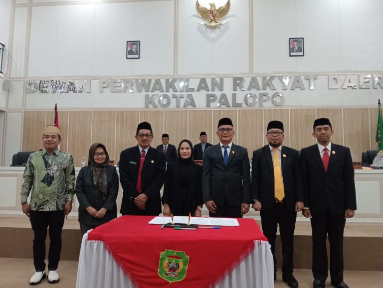 Rapat Paripurna, DPRD Palopo Sahkan Naili–Akhmad Sebagai Wali Kota dan Wakil Wali Kota Terpilih